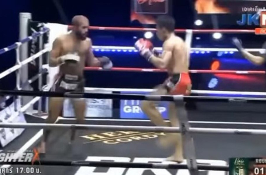 ТРАГЕДИЯ: Боксьор почина след зверски нокаут (ВИДЕО)