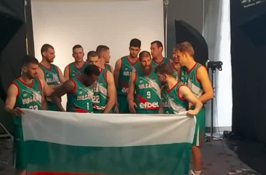 Баскетболните национали с фотосесия в Тбилиси