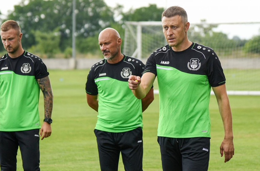 Манчев дебютира с 1:1 в контрола