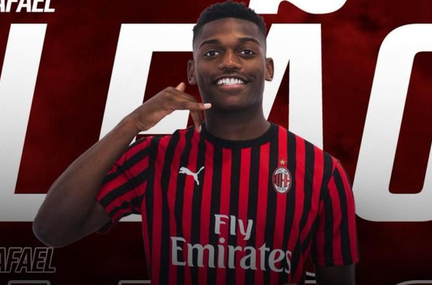 Юнайтед следи португалец от Милан