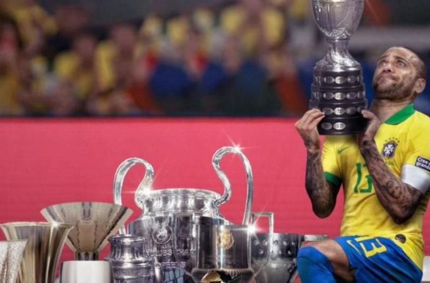 Българин тренира с най-титулувания футболист в света