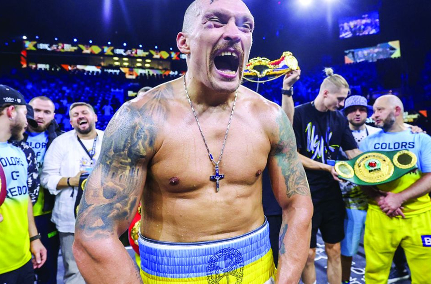 Усик подписа договор за битката с Фюри