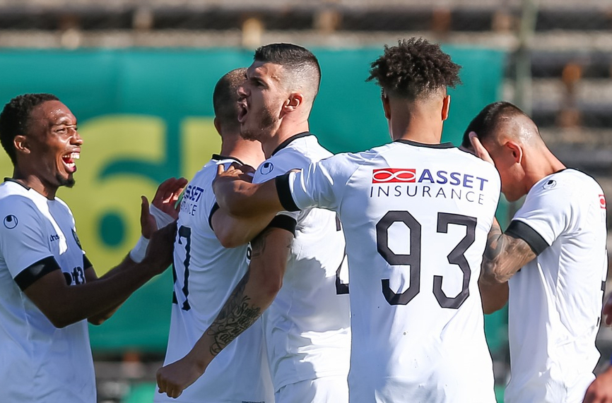 БИТКАТА ЗА ТОП 6: Славия посреща "бойците" на Илиан Илиев