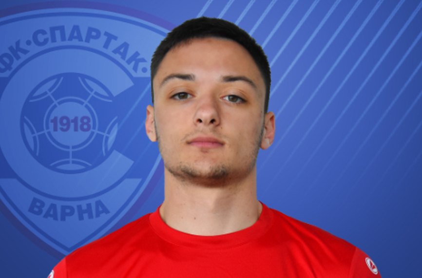 Само трима от играчите, върнали Спартак (Вн) в елита, остават в отбора