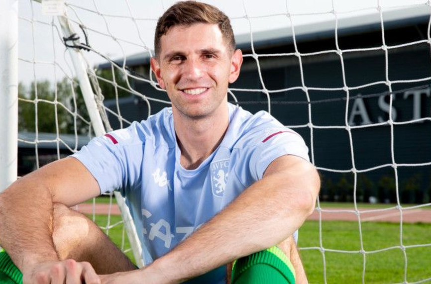 Астън Вила набеляза заместник на Емилиано Мартинес