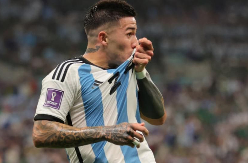 Бенфика чака 100 млн. евро за звездата си