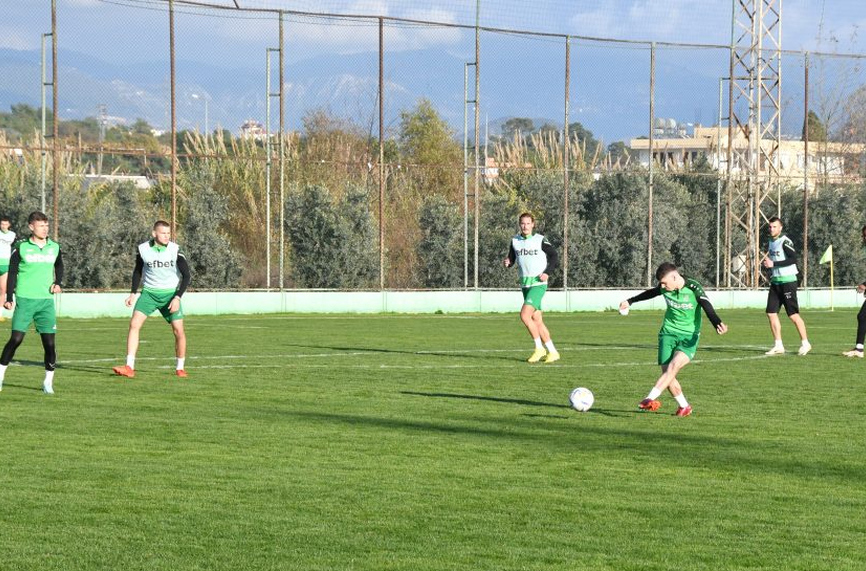 Берое завърши 1:1 с поляци