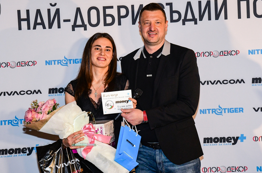 Money+ награди водещите ни футболни рефери