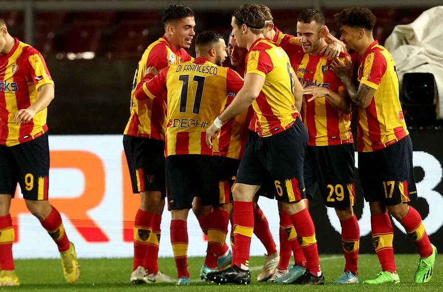 Атлетико иска трио на Лече