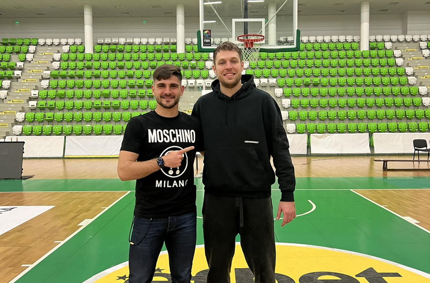 Нападател на Арда се прехласна по Везенков