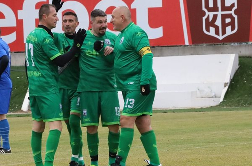 Бойко Борисов с 2 гола за разгром на Витоша