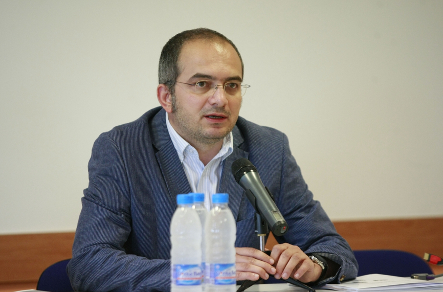 Васил Колев: Сираков се е хванал за акциите си като удавник за сламка