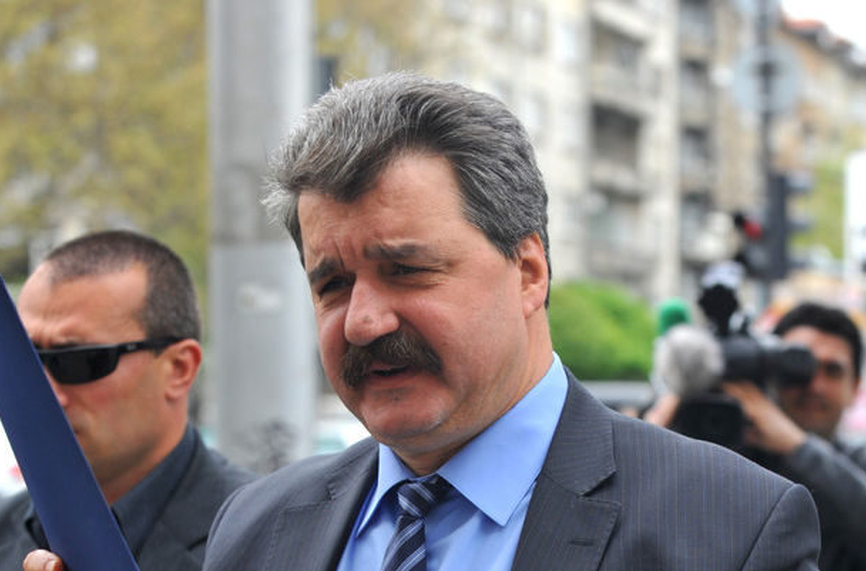 Тодор Батков купува акции на Левски