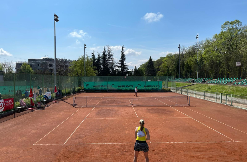 Константинова и Дженев са финалисти на J200 турнира в Хасково