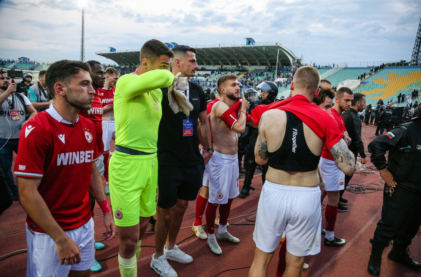 Извънредно! Чистката в ЦСКА започна