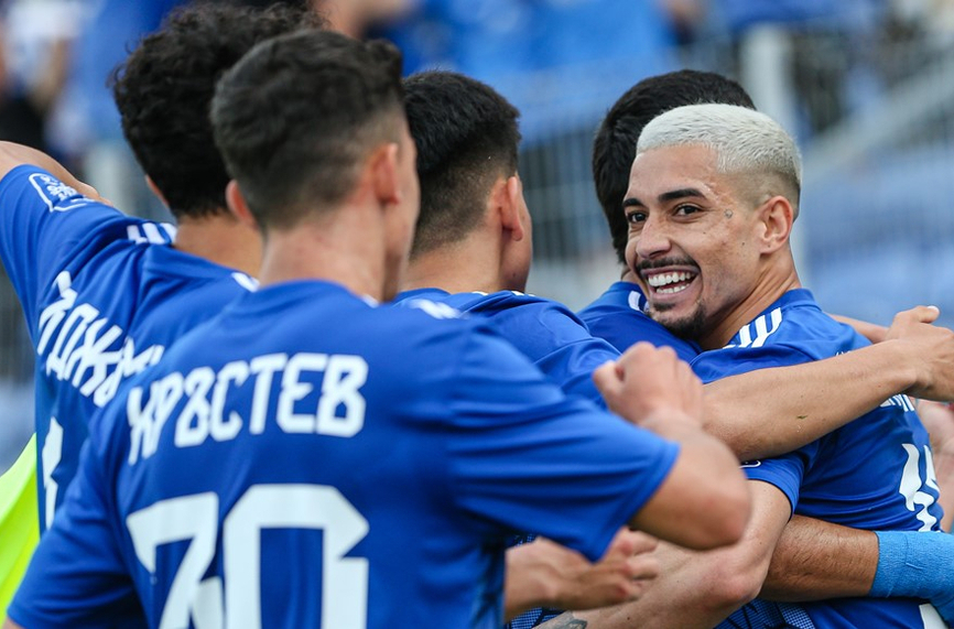 Още един кипърски отбор иска контрола с Левски