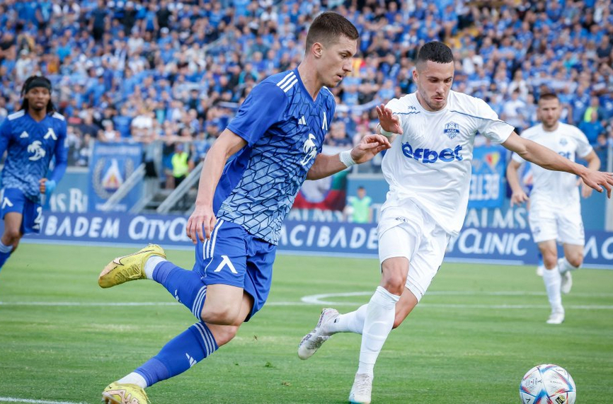 Спарта (Прага) поиска халф на Левски