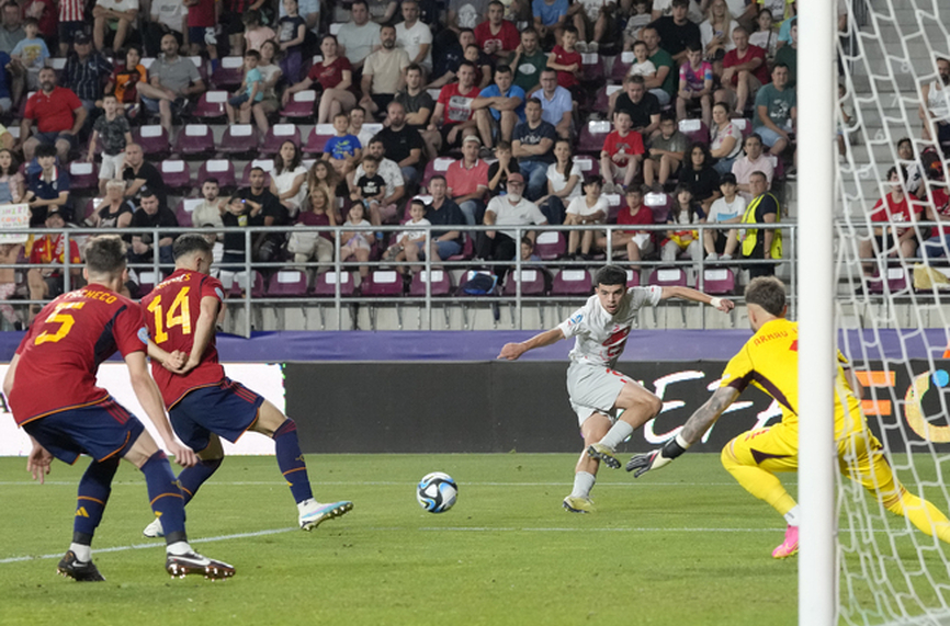 След драми с дузпи и продължения: Испания и Израел са полуфиналисти