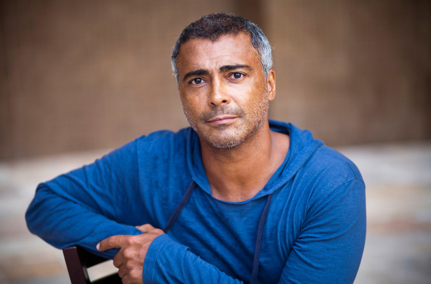 Вкараха легендата на футбола Ромарио в болница