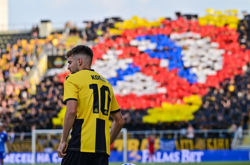 Ботев Пд скочи на съдиите от мача с Левски