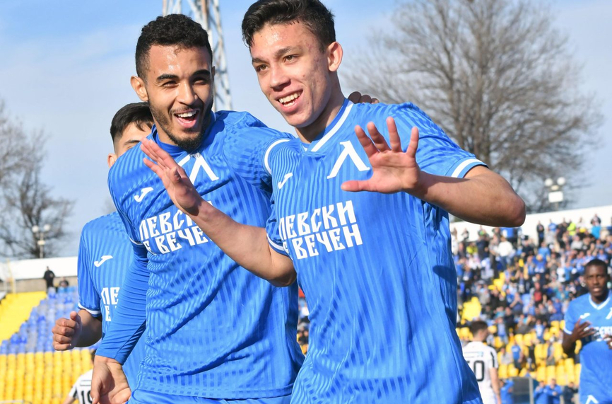 Филип Кръстев ще играе в САЩ