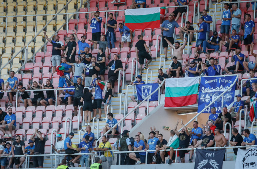 Състоянието на фена на Левски в Скопие е стабилно