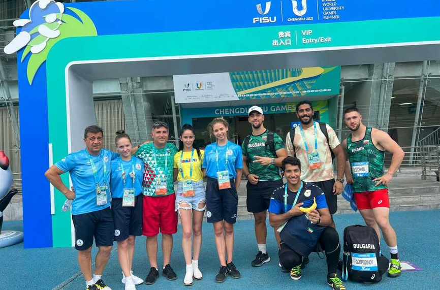 Валентин Андреев във финала на чук на Универсиадата