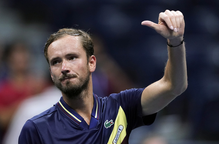 Медведев е в четвърти кръг на US OPEN
