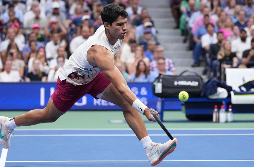 Чудовищен Алкарас размаза Зверев и е на крачка от финала на US Open (ВИДЕО)