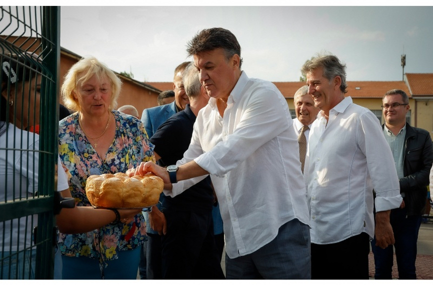 Борислав Михайлов откри мултифункционално съоръжение в 75 ОУ в столицата