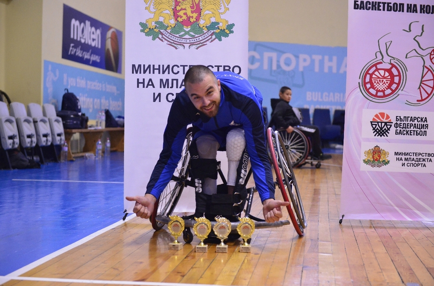 Българин в идеалната петица на Европейското по баскетбол на колички