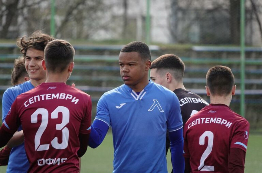 РБ Залцбург отмъква талант на Левски
