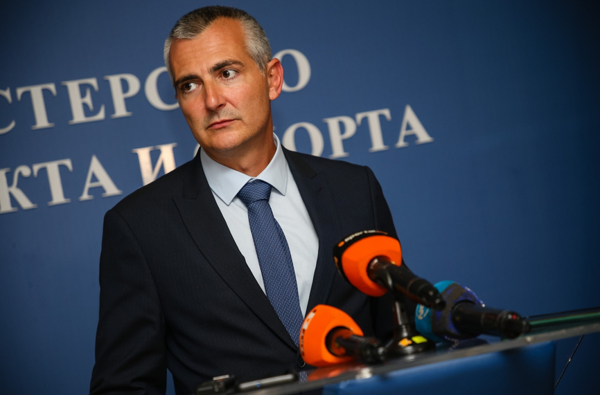 Скандална наредба спира ремонтите на спортни бази