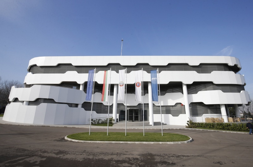 Без нови решения на Изпълкома, конгресът остава на 15 март