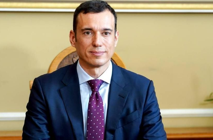 СКАНДАЛ! Терзиев опитва да отмъкне имоти от спортното министерство