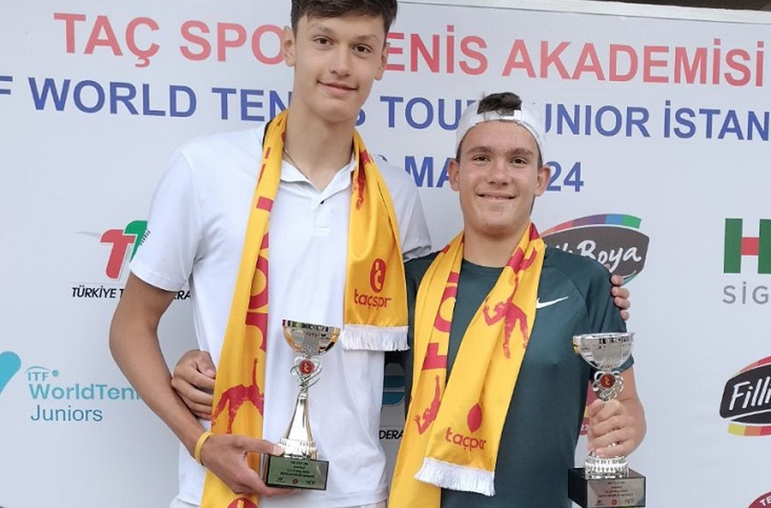 Александър Толев триумфира с титлата на двойки на турнир от ITF в Истанбул
