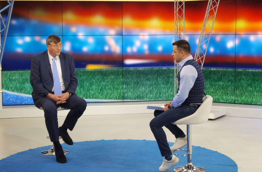 Министър Глушков: Трябва да се вдигнат парите на клубовете! Спорт се прави именно там