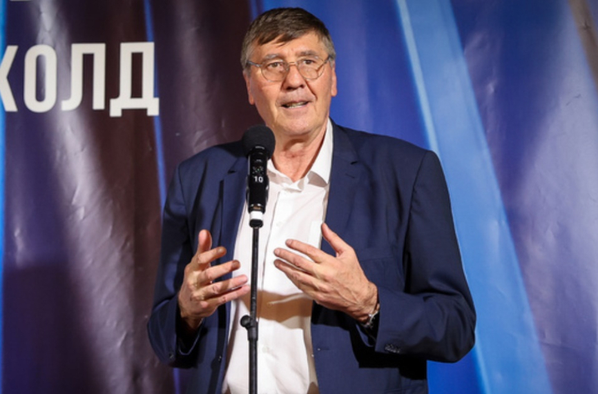 Министър Глушков награди Любомир Епитропов