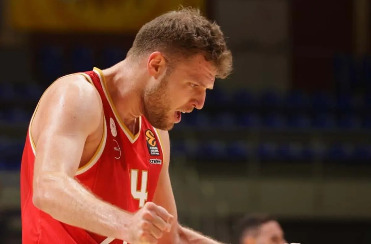 Везенков избран за MVP при победата над Арис
