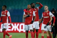 Ланс форсира трансфера на Коялипу