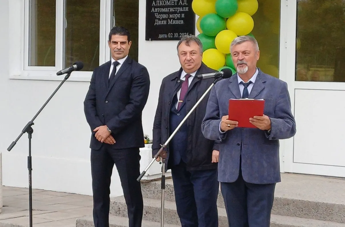 Обновеният стадион „Цоньо Василев“ в Шумен бе официално открит
