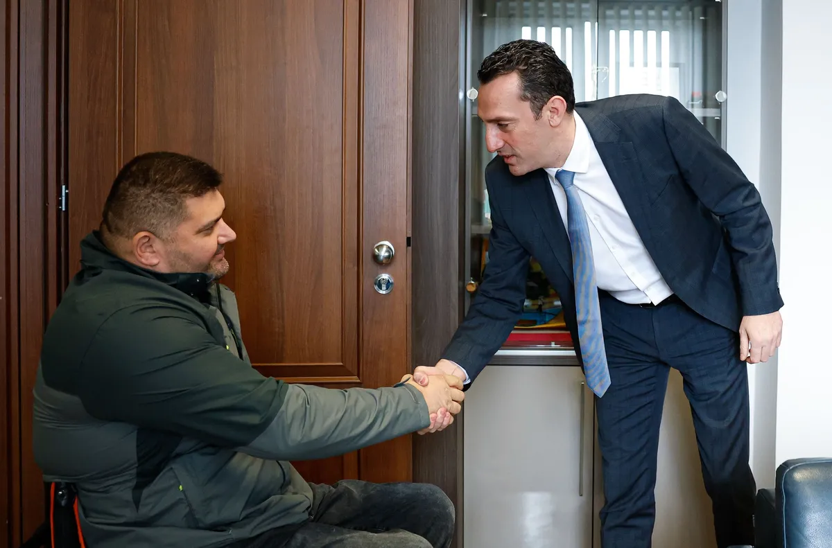 Министър Иван Пешев награди с парична премия световния шампион Ружди Ружди