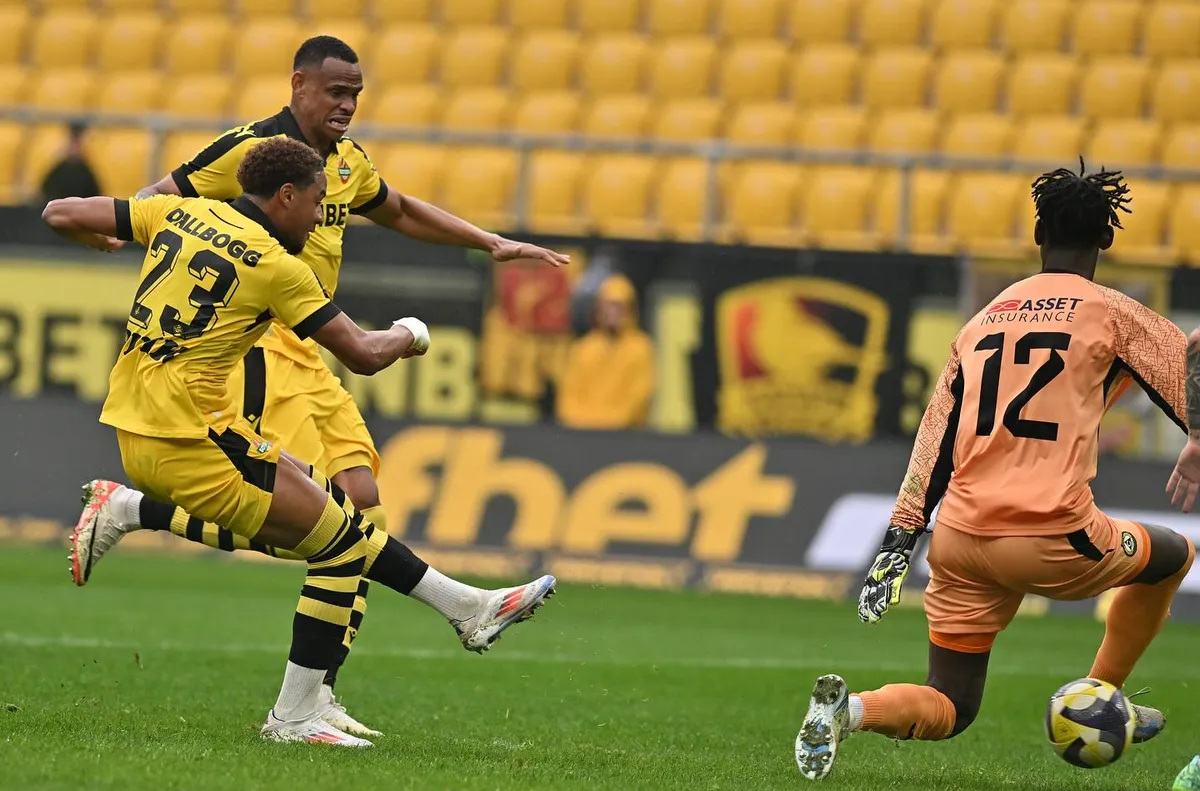 НА ЖИВО: Ботев Пд - Славия 1:0, домакините с 10 на терена