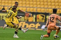 По 10 от Ботев Пловдив и Славия завъртяха 1:1