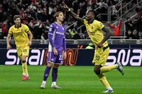 Леао обърна сам Фиорентина и прати Милан на върха в Серия А