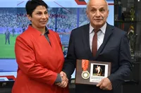 Стела Енева дари на НСА първия си паралимпийски медал  