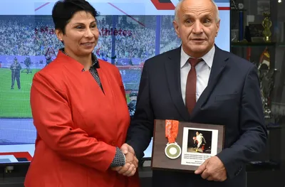 Стела Енева дари на НСА първия си паралимпийски медал  