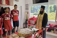 Обновиха съблекалните на стадион "Цар Самуил" в Петрич, поп ги освети