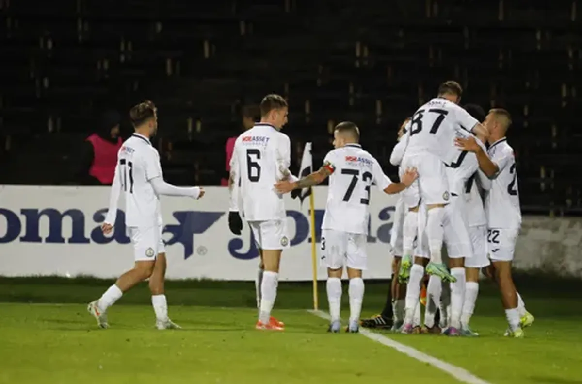 Ратко Достанич обяви играчите за мача със Спартак Старши треньорът