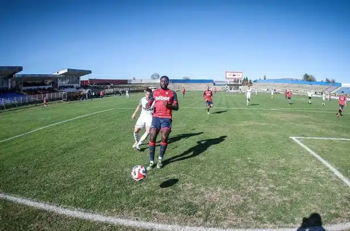 Марек привлече френски защитник